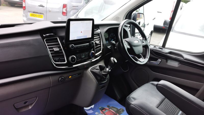 FORD TRANSIT CUSTOM 300 ACTIVE ECOBLUE L1 SWB IN SILVER WITH SAT NAV,AIR CONDITIONING,LEATHER SEATS,ALLOYS AND MORE - 2901 - 12
