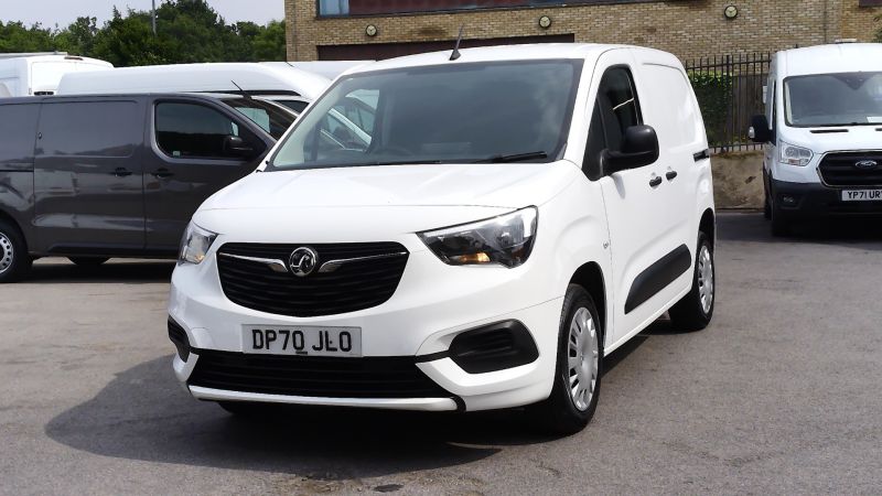 VAUXHALL COMBO 2300 SPORTIVE L1 SWB WITH AIR CONDITIONING,PARKING SENSORS,BLUETOOTH AND MORE - 2871 - 22