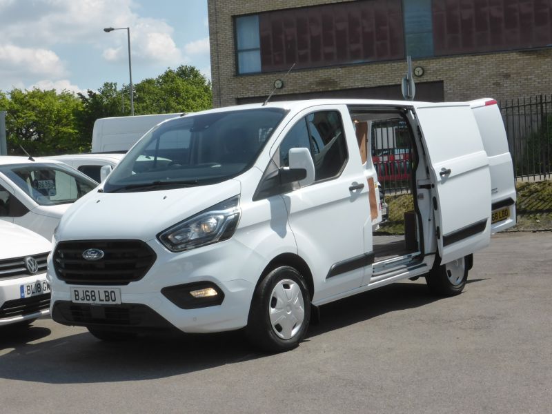 FORD TRANSIT CUSTOM 300 TREND AUTOMATIC L1 SWB WITH AIR CONDITIONING,PARKING SENSORS,CRUISE CONTROL,BLUETOOTH AND MORE - 2649 - 2
