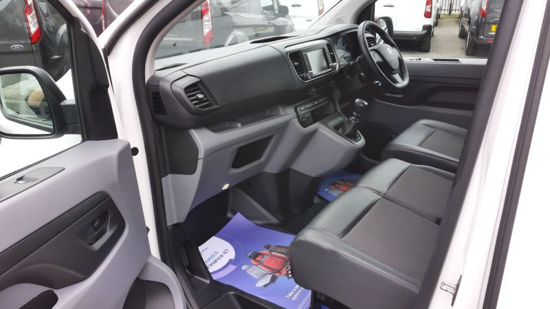 CITROEN DISPATCH XS 1000 ENTERPRISE BLUEHDI WITH ONLY 49.000 MILES,AIR CONDITIONING,PARKING SENSORS,DAB RADIO,6 SPEED AND MORE - 2878 - 16