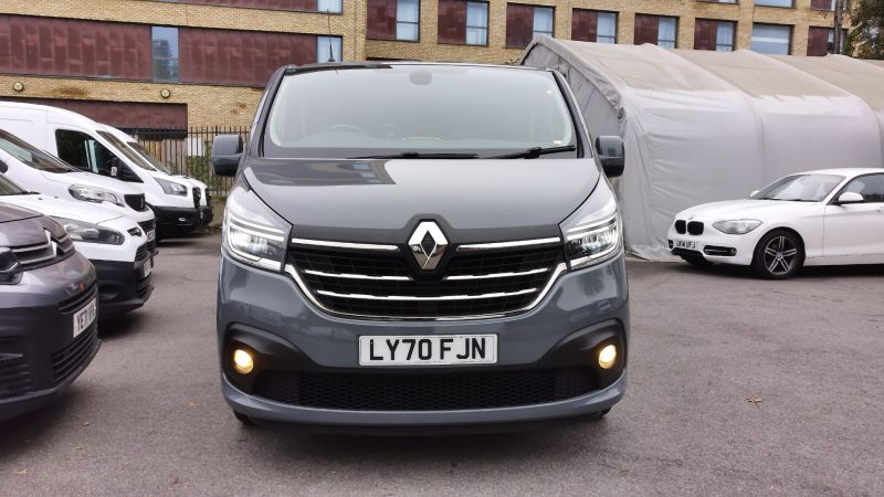 RENAULT TRAFIC SL28 SPORT ENERGY AUTOMATIC L1 SWB IN GREY,ONLY 43.000 MILES,SAT NAV,AIR CONDITIONING,REAR CAMERA,ALLOYS AND MORE - 2929 - 2