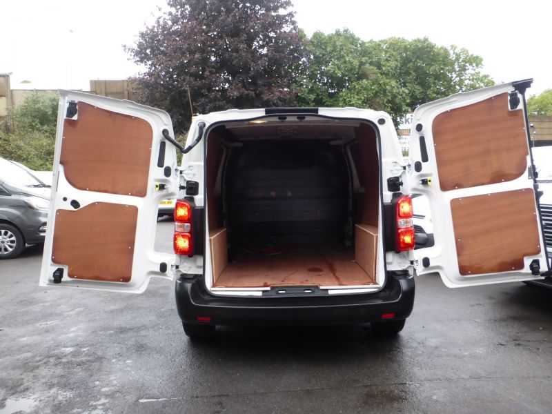 CITROEN E-DISPATCH M 1000 ENTERPRISE PRO 75 KWH  ELECTRIC, AUTOMATIC IN WHITE,AIR CONDITIONING,PARKING SENSORS AND MORE - 2506 - 9