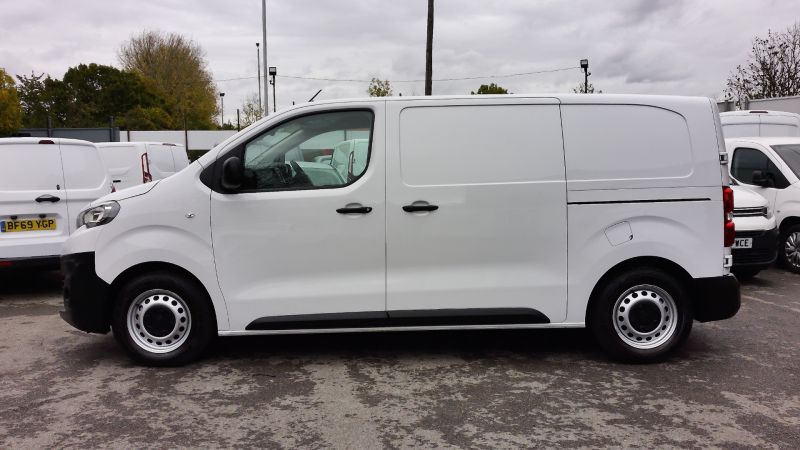 PEUGEOT EXPERT 1.5 BLUEHDI PROFESSIONAL PREMIUM L1 WITH AIR CONDITIONING,6 SPEED,BLUETOOTH AND MORE - 2933 - 11