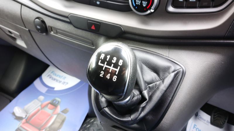 FORD TRANSIT CUSTOM 280 TREND L1 SWB IN SILVER WITH SAT NAV,AIR CONDITIONING,PARKING SENSORS AND MORE - 2985 - 19