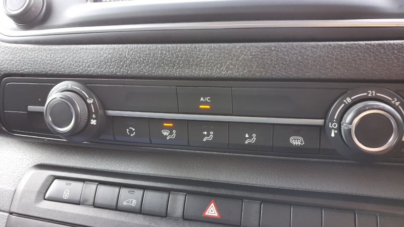 PEUGEOT EXPERT 1400 PROFESSIONAL PREMIUM 2.0 B-HDI 145PS L2 LWB IN GREY.AIR CONDITIONING,SECURITY LOCKS AND MORE - 2908 - 16