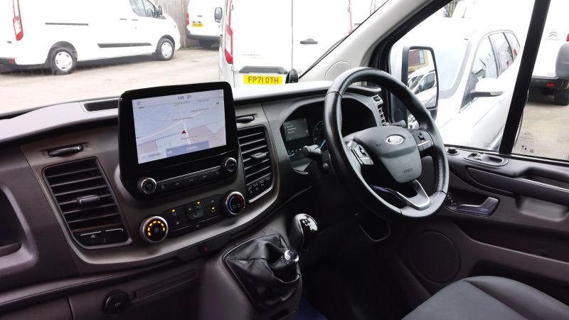 FORD TRANSIT CUSTOM 280 TREND L1 SWB IN SILVER WITH SAT NAV,AIR CONDITIONING,PARKING SENSORS AND MORE - 2985 - 13