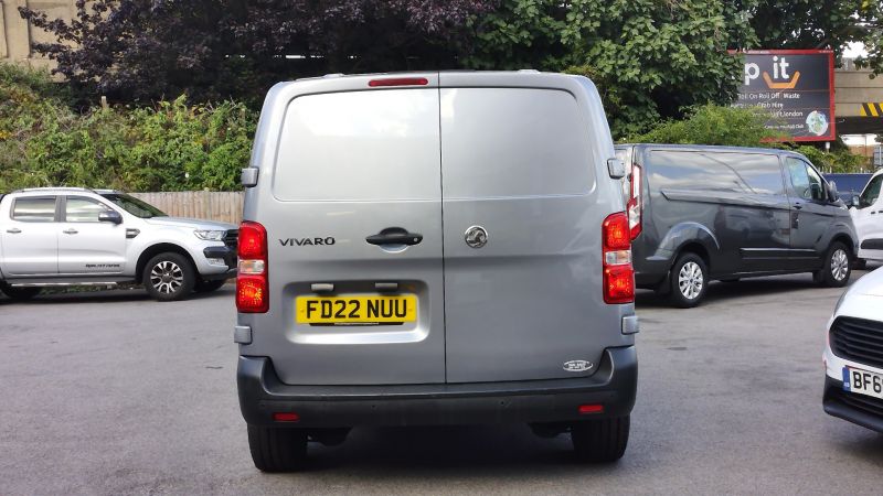 VAUXHALL VIVARO 2900 DYNAMIC L1 SWB IN GREY/SILVER WITH SAT NAV,AIR CONDITIONING,PARKING SENSORS AND MORE *** SOLD *** - 2911 - 8