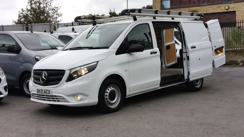 MERCEDES VITO 114 PROGRESSIVE LWB 9G TRONIC AUTOMATIC ONLY 56.000 MILES,SAT NAV,AIR CONDITIONING,CLIMATE CONTROL,REAR CAMERA AND MORE   - 2906 - 5