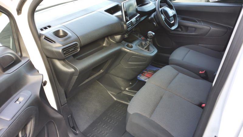 PEUGEOT PARTNER 1000 ASPHALT PREMIUM L1 SWB,SAT NAV,ALLOYS,AIR CONDITIONING,PARK ASSIST CAMERA AND MORE - 2949 - 15