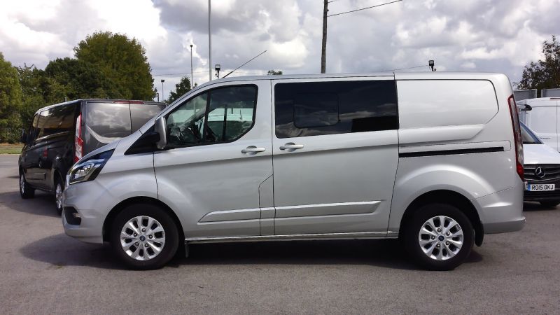 FORD TRANSIT CUSTOM 320 LIMITED L1 SWB 6 SEATER DOUBLE CAB COMBI CREW VAN WITH AIR CONDITIONING,PARKING SENSORS,ALLOYS,HEATED SEATS AND MORE - 2914 - 3