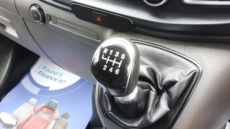 FORD TRANSIT CUSTOM 300 LEADER ECOBLUE L1 SWB WITH AIR CONDITIONING,PARKING SENSORS,DAB RADIO,6 SPEED AND MORE - 2958 - 18