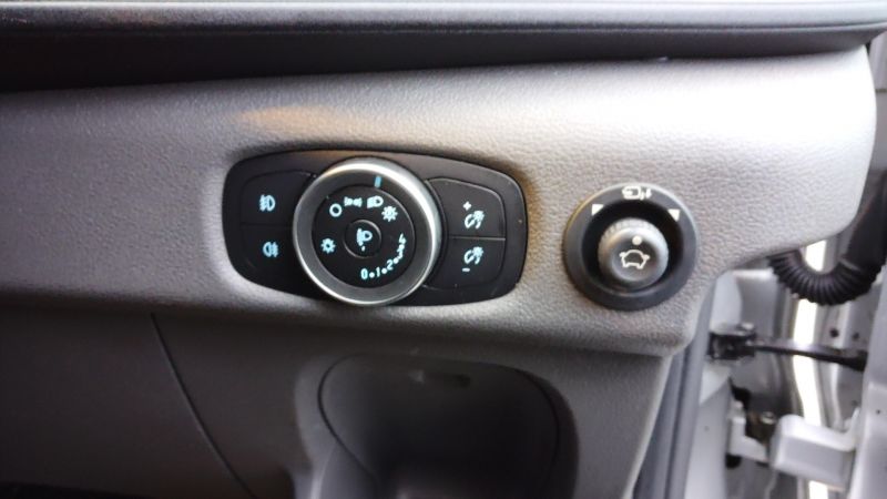 FORD TRANSIT 310 TREND LEADER L2 H2 MWB MEDIUM ROOF IN SILVER WITH AIR CONDITIONING,PARKING SENSORS AND MORE - 2950 - 15