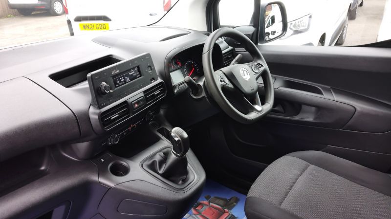 VAUXHALL COMBO 2300 SPORTIVE L2 LWB WITH ONLY 37.000 MILES,AIR CONDITIONING,PARKING SENSORS,BLUETOOTH AND MORE - 2887 - 14