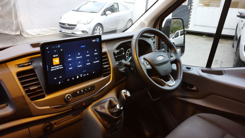 FORD TRANSIT 310 TREND LEADER L2 H2 MWB MEDIUM ROOF IN SILVER WITH AIR CONDITIONING,PARKING SENSORS AND MORE - 2950 - 10