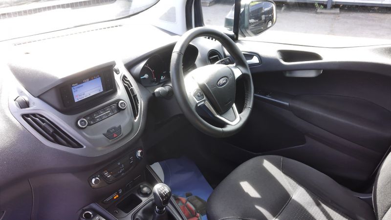 FORD TRANSIT COURIER TREND 1.5 TDCI WITH AIR CONDITIONING,6 SPEED,ELECTRIC MIRRORS,BLUETOOTH AND MORE - 2915 - 12