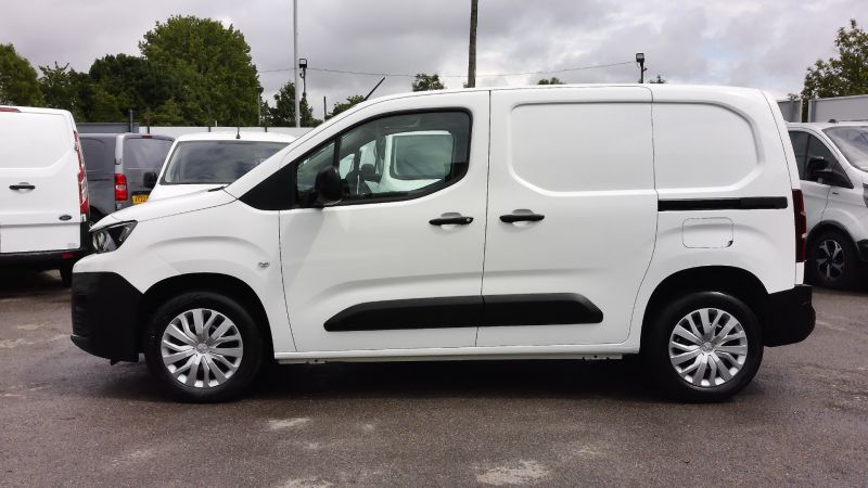 PEUGEOT PARTNER PROFESSIONAL L1 SWB WITH ONLY 37.000 MILES,AIR CONDITIONING,PARKING SENSORS AND MORE - 2892 - 8