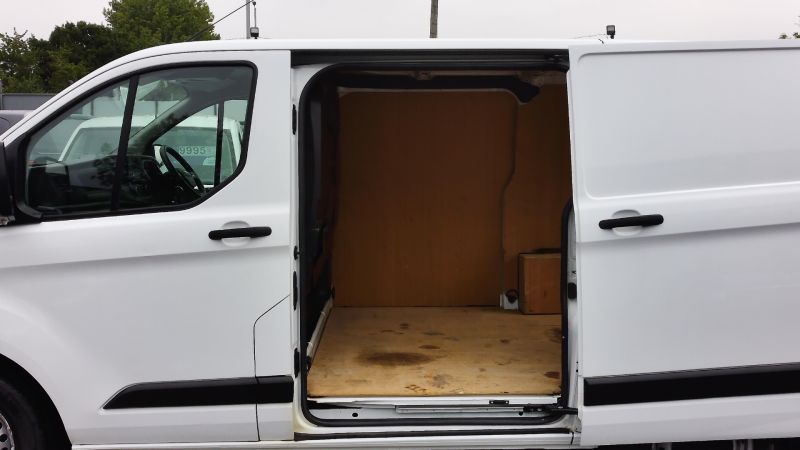FORD TRANSIT CUSTOM 300 LEADER ECOBLUE L1 SWB WITH AIR CONDITIONING,PARKING SENSORS,BLUETOOTH,6 SPEED AND MORE - 2897 - 17