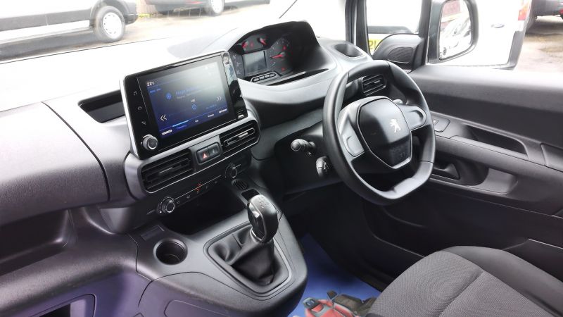 PEUGEOT PARTNER PROFESSIONAL L1 SWB WITH ONLY 37.000 MILES,AIR CONDITIONING,PARKING SENSORS AND MORE - 2892 - 13