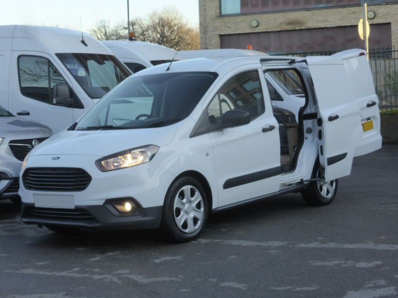 FORD TRANSIT COURIER TREND 1.5 TDCI WITH ONLY 51.000 AND 59.000 MILES MILES,AIR CONDITIONING,PARKING SENSORS AND MORE - 2864 - 2