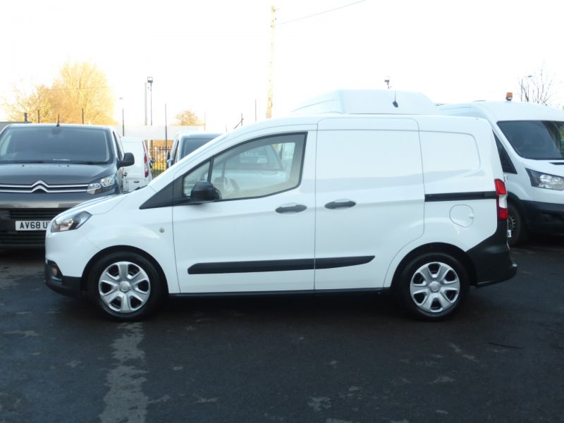 FORD TRANSIT COURIER TREND 1.5 TDCI WITH ONLY 51.000 AND 59.000 MILES MILES,AIR CONDITIONING,PARKING SENSORS AND MORE - 2864 - 9