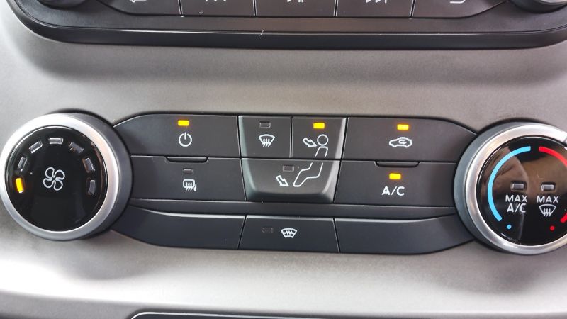 FORD TRANSIT CUSTOM 300 TREND L2 H1 LWB WITH AIR CONDITIONING,PARKING SENSORS,CRUISE CONTROL,BLUETOOTH AND MORE - 2885 - 15