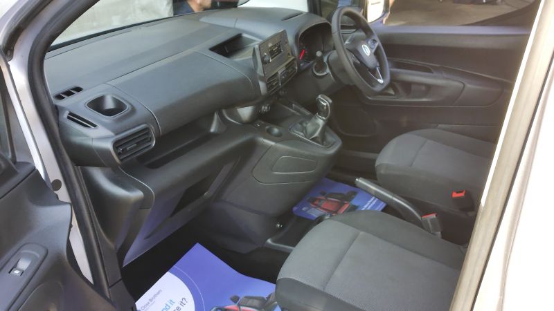 VAUXHALL COMBO 2000 SPORTIVE 1.6 L1 SWB IN GREY/SILVER WITH AIR CONDITIONING,3 SEATS,PARKING SENSORS AND MORE  - 2880 - 15
