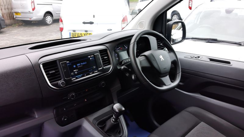 PEUGEOT EXPERT 1.5 BLUEHDI PROFESSIONAL PREMIUM L1 WITH AIR CONDITIONING,6 SPEED,BLUETOOTH AND MORE - 2933 - 14
