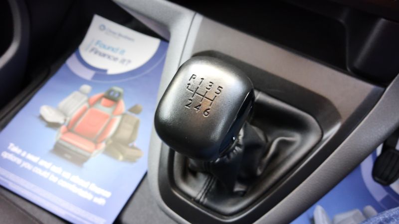 VAUXHALL VIVARO F2900 DYNAMIC L1 SWB IN BLACK WITH AIR CONDITIONING,PARKING SENSORS,CRUISE CONTROL AND MORE - 2938 - 20