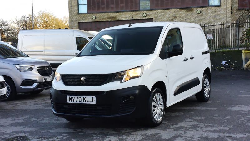 PEUGEOT PARTNER 1.5 BLUEHDI PROFESSIONAL L1 SWB WITH AIR CONDITIONING,PARKING SENSORS,DAB RADIO AND MORE *** SOLD *** - 2957 - 17