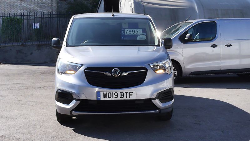 VAUXHALL COMBO 2000 SPORTIVE 1.6 L1 SWB IN GREY/SILVER WITH AIR CONDITIONING,3 SEATS,PARKING SENSORS AND MORE  - 2880 - 3