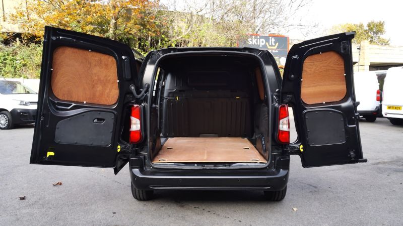 CITROEN BERLINGO 650 ENTERPRISE M BLUEHDI IN BLACK WITH ONLY 28.000 MILES,AIR CONDITIONING,ELECTRIC PACK,SENSORS,BLUETOOTH AND MORE *** SOLD *** - 2942 - 7