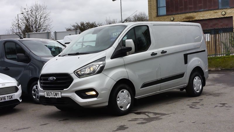 FORD TRANSIT CUSTOM 280 TREND L1 SWB IN SILVER WITH SAT NAV,AIR CONDITIONING,PARKING SENSORS AND MORE - 2985 - 26