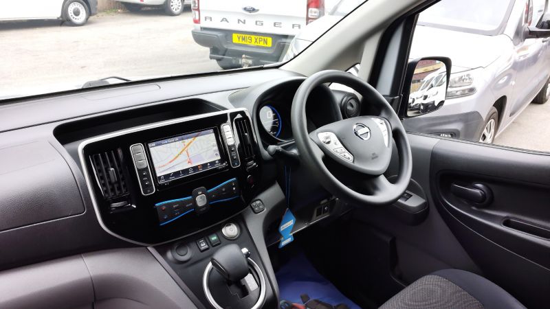 NISSAN E-NV200 TEKNA 40 KWH 109BHP IN SILVER ONLY 15.000 MILES,SAT NAV,AIR CONDITIONING,REAR CAMERA AND MORE - 2931 - 14