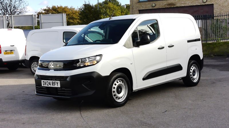 VAUXHALL COMBO 2300 PRIME L1 SWB ONLY 15.000 MILES,AIR CONDITIONING,PARKING SENSORS,6 SPEED AND MORE - 2937 - 2