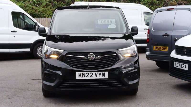 VAUXHALL COMBO 2300 DYNAMIC L2 LWB IN BLACK WITH SAT NAV,AIR CONDITIONING,PARKING SENSORS,6 SPEED,CRUISE CONTROL AND MORE - 2894 - 3