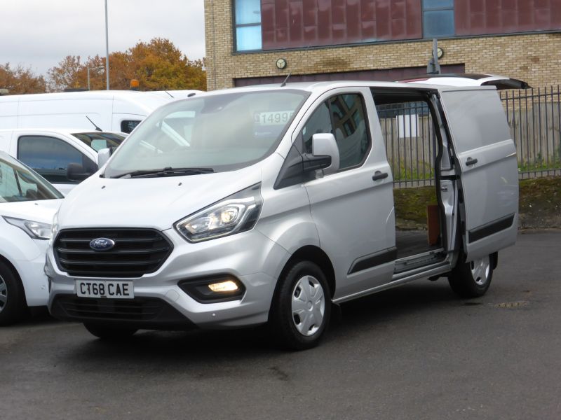 FORD TRANSIT CUSTOM 300 TREND L1 SWB WITH REAR TAILGATE,AIR CONDITIONING,PARKING SENSORS,CRUISE CONTROL,BLUETOOTH AND MORE - 2537 - 2