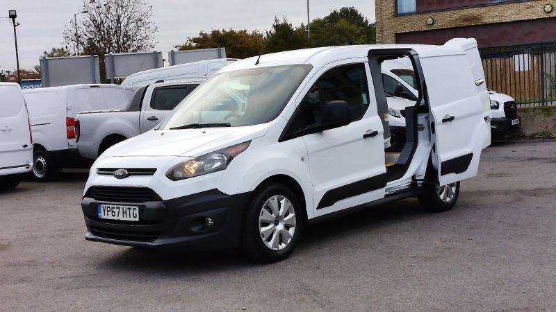 FORD TRANSIT CONNECT 220 L1 SWB EURO 6,AIR CONDITIONING,FRONT+REAR PARKING SENSORS,PARK ASSIST CAMERA  AND MORE *** SOLD *** - 2934 - 2