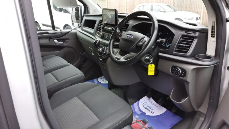 FORD TRANSIT CUSTOM 280 TREND L1 SWB IN SILVER WITH SAT NAV,AIR CONDITIONING,PARKING SENSORS AND MORE - 2985 - 12