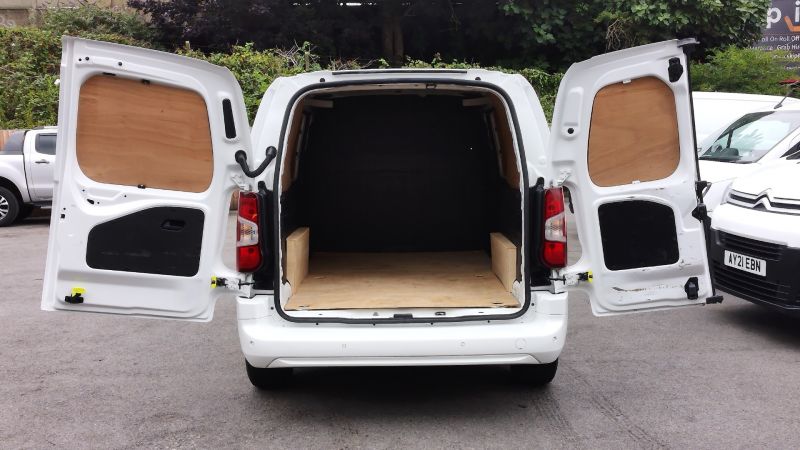 VAUXHALL COMBO 2300 SPORTIVE L2 LWB WITH ONLY 37.000 MILES,AIR CONDITIONING,PARKING SENSORS,BLUETOOTH AND MORE - 2887 - 12
