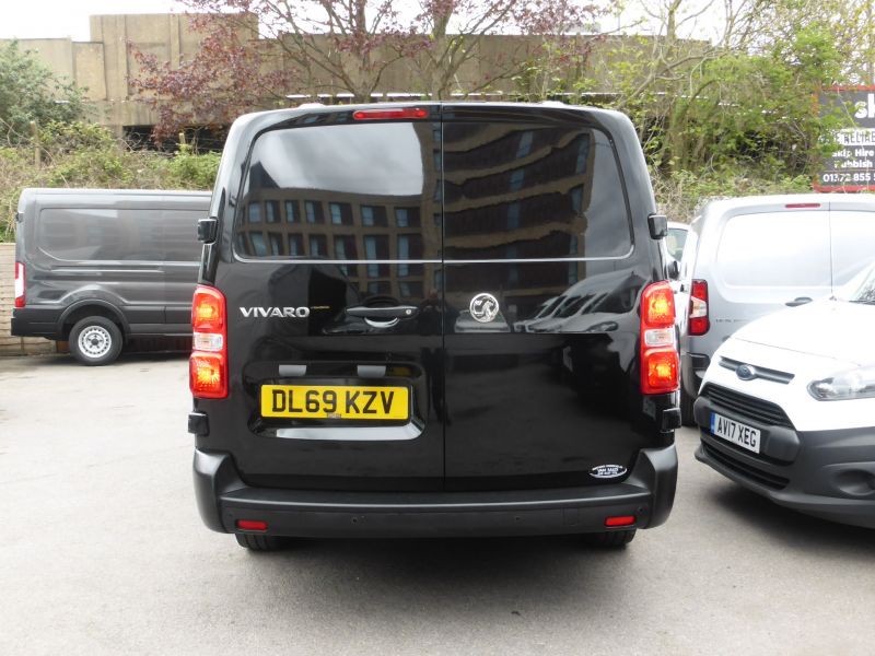 VAUXHALL VIVARO 2900 DYNAMIC L2H1 LWB IN BLACK WITH AIR CONDITIONING,PARKING SENSORS AND MORE - 2638 - 7