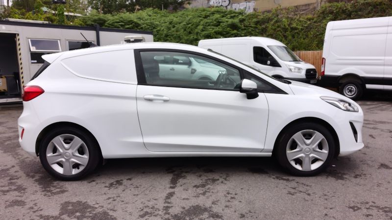 FORD FIESTA VAN 1.5 TDCI IN WHITE,AIR CONDITIONING,PARKING SENSORS,DAB RADIO AND MORE - 2893 - 4