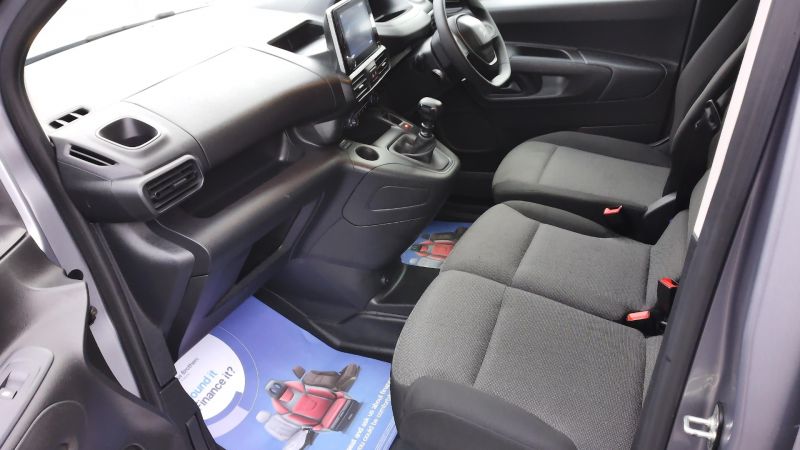 PEUGEOT PARTNER 1000 PROFESSIONAL PREMIUM L1 SWB ONLY 32.000 MILES,AIR CONDITIONING,6 SPEED,PARKING SENSORS AND MORE - 2943 - 14