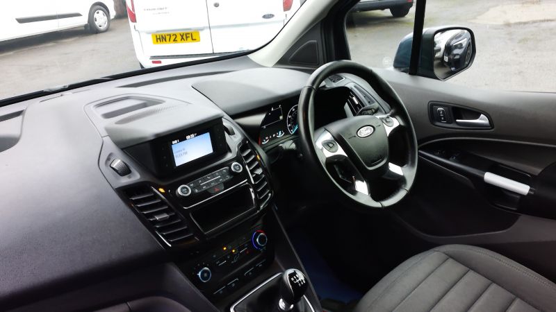 FORD TRANSIT CONNECT 200 LIMITED L1 SWB IN CHROME BLUE WITH ONLY 63.000 MILES,AIR CONDITIONING,FRONT+REAR PARKING SENSORS,ALLOY'S AND MORE - 2982 - 13