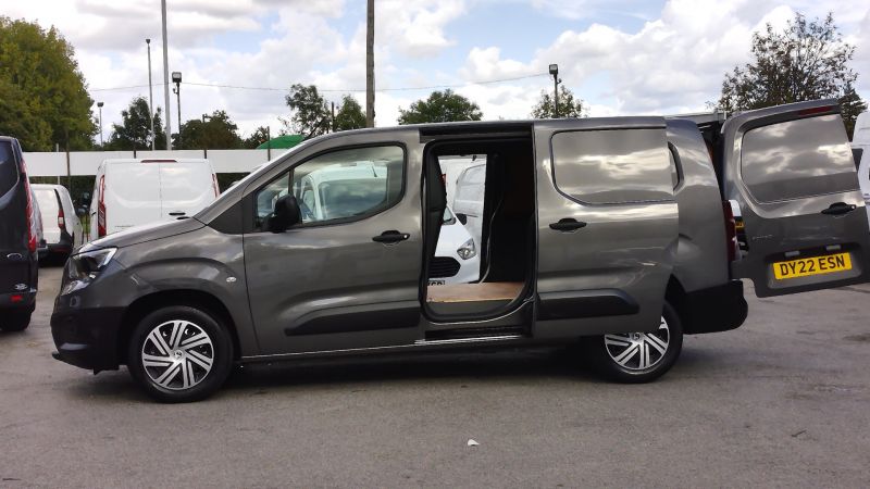 VAUXHALL COMBO 2300 DYNAMIC L2 LWB 100 IN DARK GREY WITH ONLY 41.000 MILES,SAT NAV,AIR CONDITIONING AND MORE *** SOLD *** - 2913 - 10