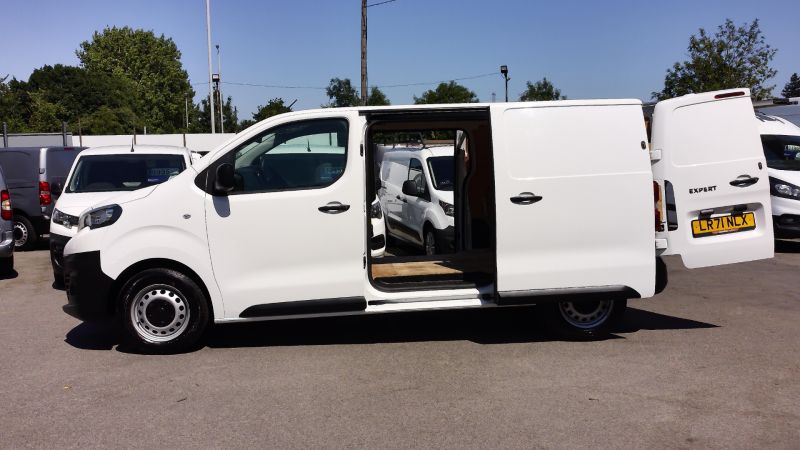 PEUGEOT EXPERT 2.0 PROFESSIONAL 1400 WITH AIR CONDITIONING,PARKING SENSORS AND MORE - 2889 - 11