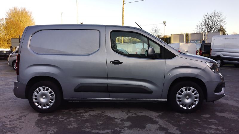 VAUXHALL COMBO 2000 SPORTIVE L1 SWB IN GREY WITH ONLY 36.000 MILES,AIR CONDITIONING,3 SEATS,PARKING SENSORS AND MORE  - 2960 - 6