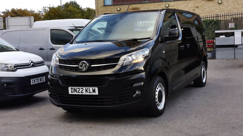 VAUXHALL VIVARO F2900 DYNAMIC L1 SWB IN BLACK WITH AIR CONDITIONING,PARKING SENSORS,CRUISE CONTROL AND MORE - 2938 - 25