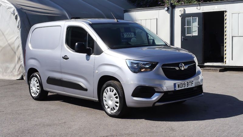 VAUXHALL COMBO 2000 SPORTIVE 1.6 L1 SWB IN GREY/SILVER WITH AIR CONDITIONING,3 SEATS,PARKING SENSORS AND MORE  - 2880 - 4