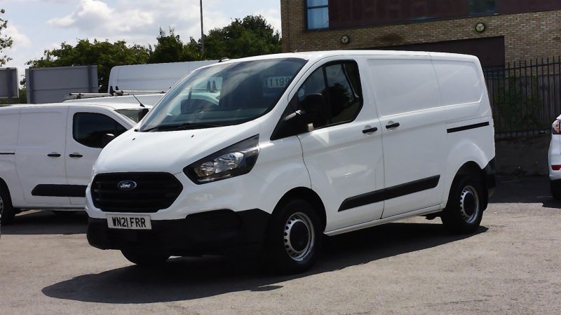 FORD TRANSIT CUSTOM 300 LEADER L1 SWB WITH ONLY 53.000 MILES,AIR CONDITIONING,PARKING SENSORS,WETBELT REPLACED AND MORE - 2898 - 3