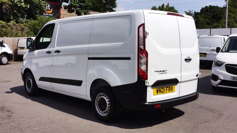 FORD TRANSIT CUSTOM 300 LEADER L1 SWB WITH ONLY 53.000 MILES,AIR CONDITIONING,PARKING SENSORS,WETBELT REPLACED AND MORE - 2898 - 6